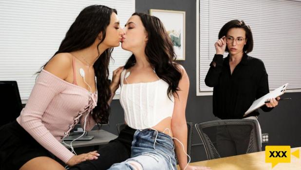 Girls Way – Whitney Wright & Eliza Ibarra [XXX FREE]