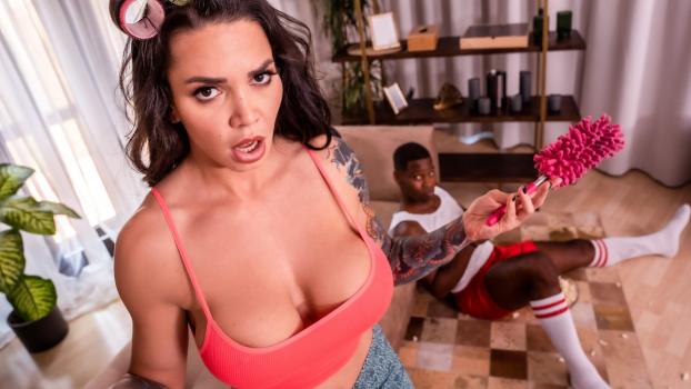 Mom XXX – Chloe Lamour [XXX FREE]